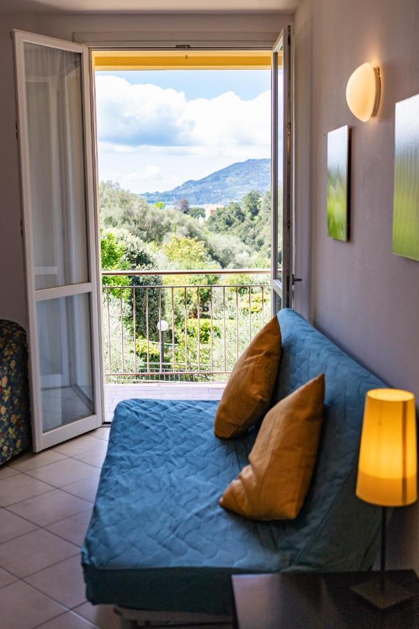 Baia Blu Rta Residence Леричи Экстерьер фото